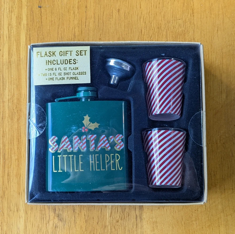TMD Holdings Santa’s Little Helper Flask Funnel 2 Shooters Christmas Barware NIB